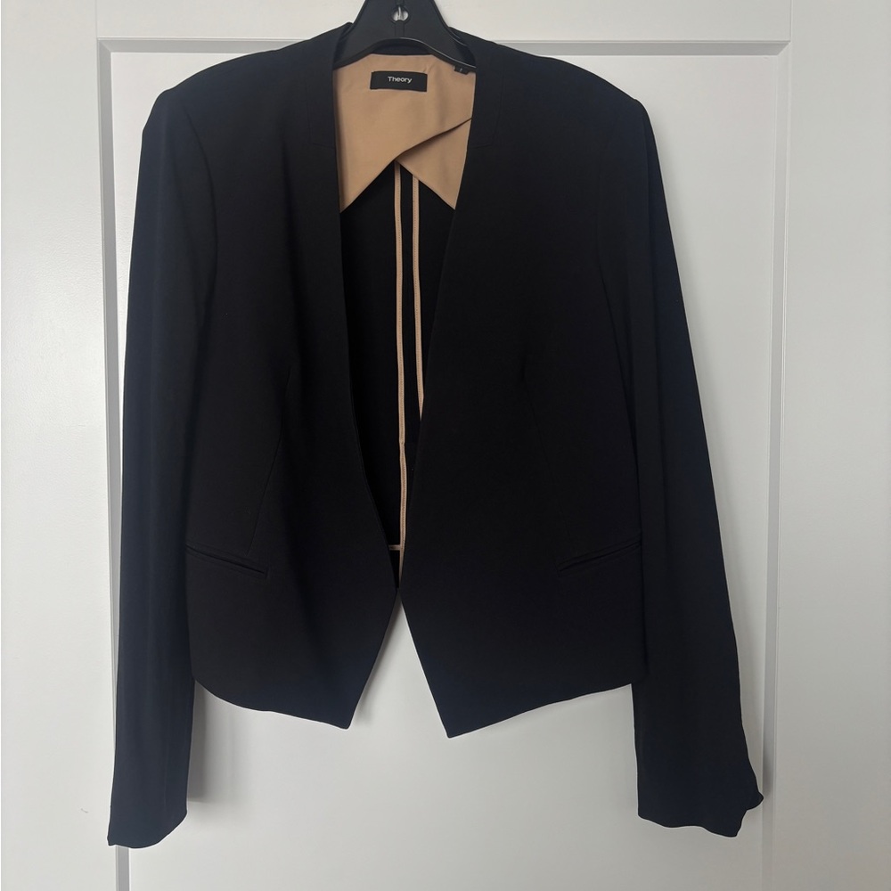 Theory chic black crepe blazer size 8